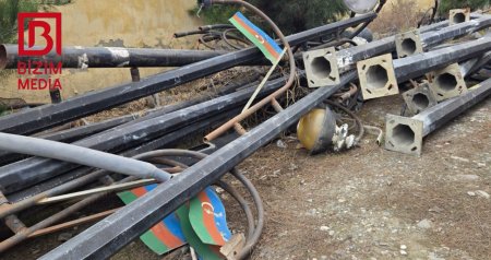 Xaçmazda RƏZALƏT &ndash; Rəsmi qurumun həyətində Dövlət bayraqlarımız YERƏ ATILDI &ndash; VİDEO