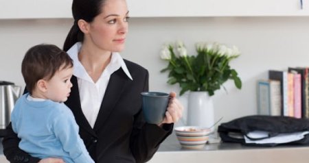 3 illik analıq MƏZUNİYYƏTİ - Niyə kağız üzərində qalır?