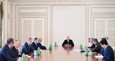 İlham Əliyevin sədrliyi ilə Təhlükəsizlik Şurasının iclası keçirilib - FOTO