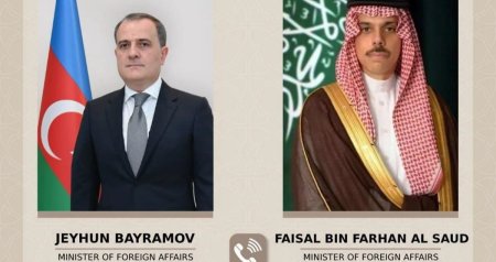 Ceyhun Bayramov səudiyyəli həmkarı ilə Yaxın Şərqdəki vəziyyəti müzakirə etdi