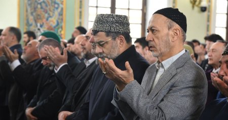 Bakıda bayram namazı qılındı &ndash; FOTO/VİDEO