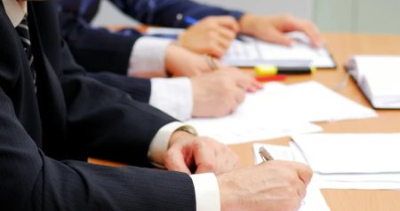 Dövlət başçısının imzaladığı fərmanlar qeyri-şəffaf əməkhaqqı sisteminin sadələşdirilməsinə yönəlib - TƏHLİL