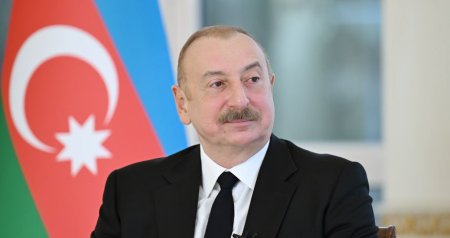 İlham Əliyev Dərbənddəki Azərbaycan Teatrının kollektivini TƏBRİK ETDİ