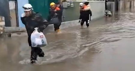 Bakının iki rayonunda evlərini su basan sakinlər təxliyə edildilər - VİDEO