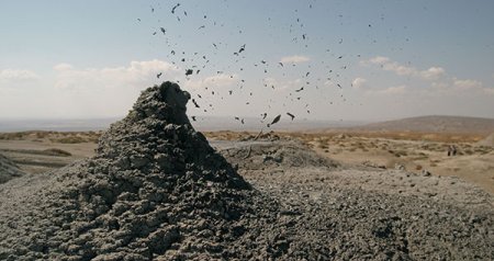 SON DƏQİQƏ! Abşeronda vulkan püskürdü &ndash; FOTO