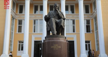 Heykəllərdə kirilcə yazılar hələ də QALIR &ndash; QR-kod nə vaxt TƏTBİQ OLUNACAQ?