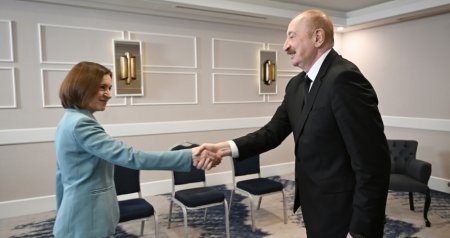 İlham Əliyev Maya Sandu ilə görüşdü &ndash; FOTO