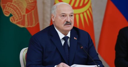 Lukaşenko: &ldquo;Mən Zelenski deyiləm ki, Trampın yanına pul və silah dalınca qaçım&rdquo; - VİDEO