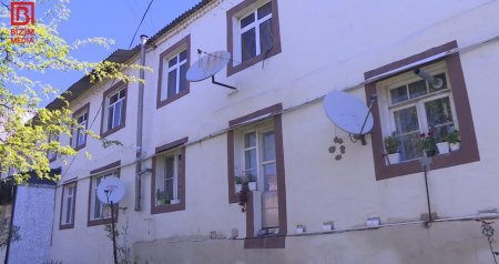 Zaqatalada qəzalı vəziyyətdə olan BİNA: Yağış suları evlərə dolur &ndash; FOTO