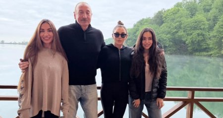 Prezident ailəsinin Qəbələdən səmimi FOTOSU