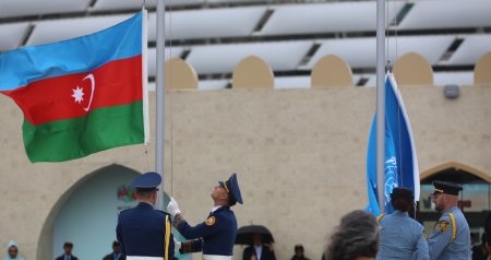 WUF13-də bayraqqaldırma mərasimindən FOTOLAR