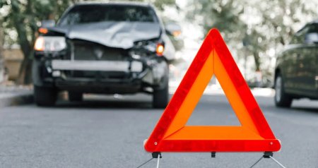 Avtomobil nasazlığa görə yolda qalarsa, sürücü nə etməlidir? &ndash; QAYDALAR