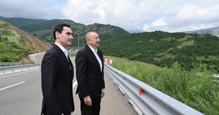 İlham Əliyev və Sərdar Berdiməhəmmədov Daşaltı kəndində - FOTO