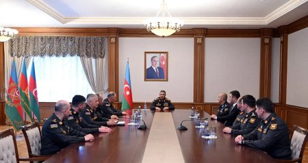 Müdafiə naziri yeni generallara rütbələrini təqdim edib&ndash; FOTO