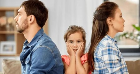 Boşanmış valideynlər arasında MÜBAHİSƏ - Uşağın xaricə çıxışı necə tənzimlənir?