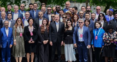 İlham Əliyev IV Şuşa Qlobal Media Forumunun iştirakçıları ilə BİR ARADA &ndash; VİDEO