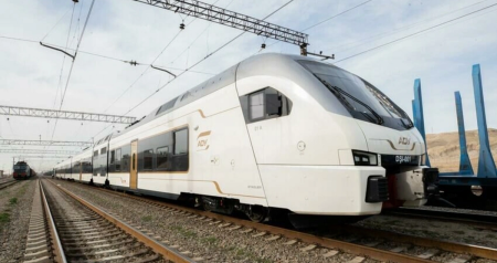 Gürcüstanda elektrik problemi yaşandı: Bakı-Tbilisi qatarı yolda qaldı