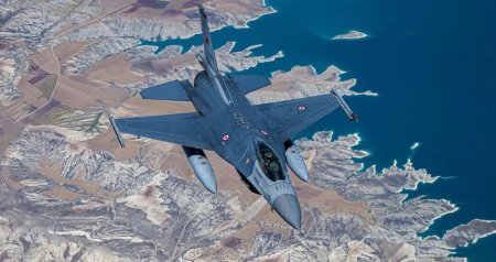 Türkiyənin F-16 qırıcıları Baltikyanı ölkələrin hava məkanında sutka boyu növbə çəkəcək