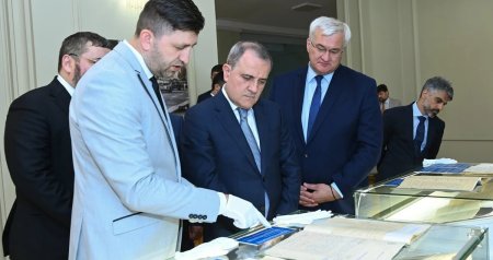 Ceyhun Bayramov Ukrayna XİN-də Azərbaycana dair arxiv sənədlərlə tanış oldu &ndash; FOTO