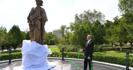 Naxçıvanda memar Əcəmi Naxçıvaninin abidəsi açıldı - FOTO