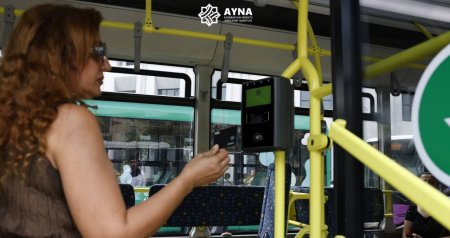 Bakıətrafı qəsəbələrə işləyən avtobuslara da ikinci validatorlar QURAŞDIRILIR? &ndash; AYNA-dan AÇIQLAMA