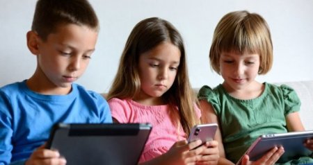 Uşağın telefonunu yoxlamaq şəxsi həyata müdaxilədir? &ndash; Hüquqi İZAH