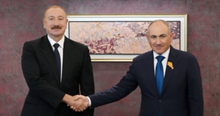 İlham Əliyevlə Paşinyanın görüşündə müzakirə olunan məsələlər AÇIQLANDI