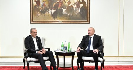 İlham Əliyev Pezeşkianla görüşündə: &ldquo;Azərbaycanın yardımı qardaşlıq nümunəsidir&rdquo;