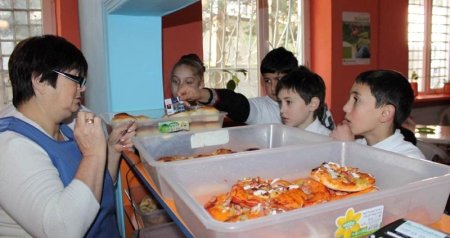 Məktəb bufetlərində şagirdlərə pulsuz YEMƏK veriləcək? &ndash; Rəsmi AÇIQLAMA