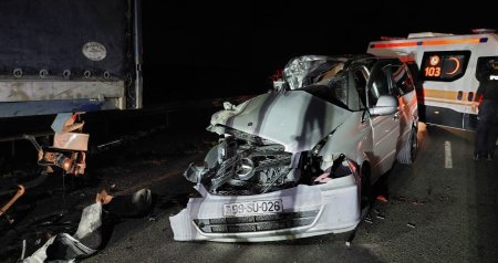 Lənkəranda "Mercedes Vito" TIR-a çırpıldı: Ölənlər var - FOTO