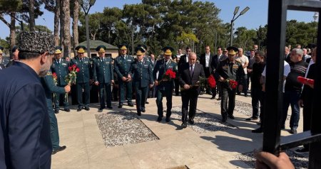 Əli Nağıyev və Zakir Həsənov generalın dəfnində - FOTO