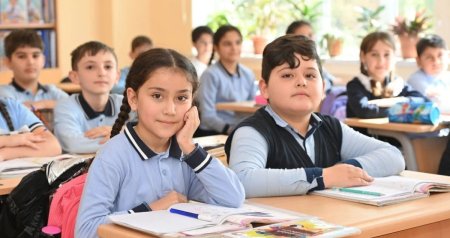 Məktəblərdə geyim ayrı-seçkiliyinin SONU &ndash; Vahid formadan başlayan TƏRBİYƏ FƏLSƏFƏSİ