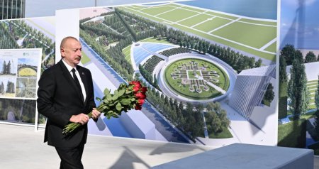İlham Əliyev Bakıdakı Zəfər parkında şəhidlərin xatirəsini ehtiramla yad etdi