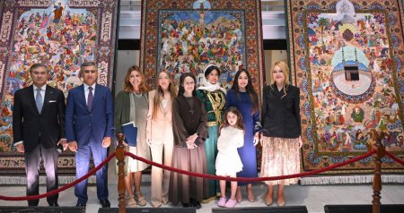 Leyla Əliyeva Müqəddəs Taxt-Tacda Azərbaycan xalçaları sərgisinin açılışında - FOTO