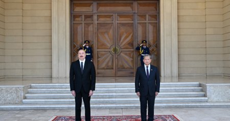 İlham Əliyev Kamboca Baş nazirini qarşıladı - FOTO