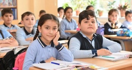 Məktəblərdə geyim qaydalarının icrasına dair monitorinqlərə BAŞLANILDI