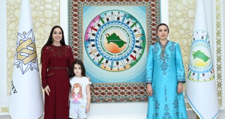 Leyla Əliyeva Arkadağ şəhərində Oğulcahan Atabayeva ilə görüşüb - FOTO