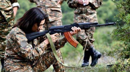 Erməni politoloq : “Akopyan ordu üçün narahatlıq yaradır”