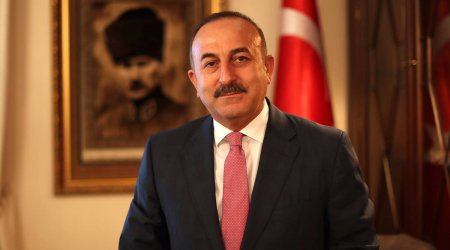 M.Çavuşoğludan TƏBRİK- “Üç rəngli bayrağınla məsud yaşa!”