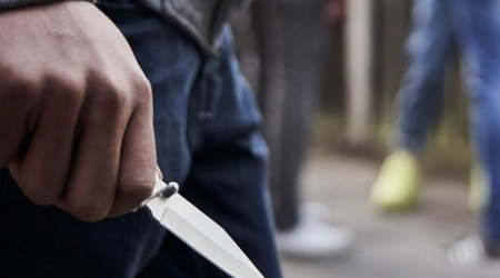 Paşinyanı tənqid edən jurnalisti bıçaqladılar