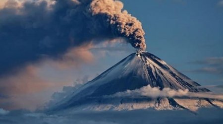 24 saatda iki dəfə vulkan püskürdü, uçuşa qadağa qoyuldu