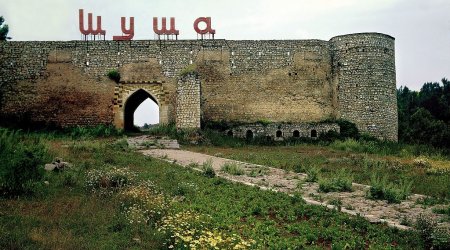 Şuşa qalasında böyük ölçülü bayrağımız asıldı - FOTO