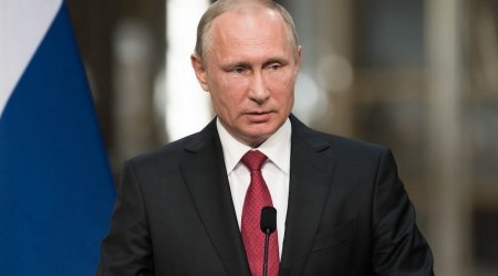 Putinin keçirdiyi iclasda kruyoz hadisə - VİDEO