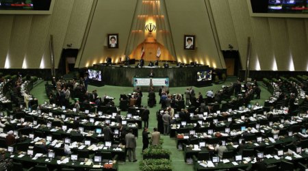 \'\'Araz\'\' şeirinə görə İran parlamentində gərginlik yaşandı - VİDEO