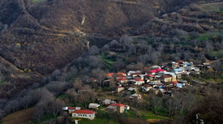 Şurnuxu kəndinin sakinləri yolu bağladı – VİDEO