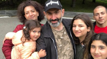 Paşinyanın arvadı və qızları hələ də Moskvadadır - bəs oğlu hardadır? 