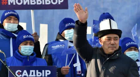 Japarov Qırğızıstan prezidenti kimi vəzifəsinə başladı