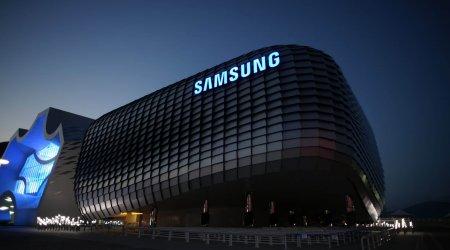 Samsung Android 11 yenilənməsini geri götürdü