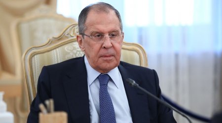 Lavrov İrəvanda ermənilərə dərs keçdi: “Sülh prosesi çoxdan başlayıb, hər şeyi siyasiləşdirməyin”