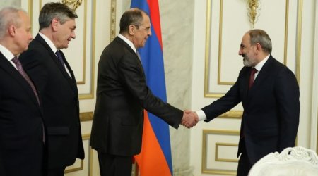 Sergey Lavrov İrəvanda Paşinyanla görüşdü 